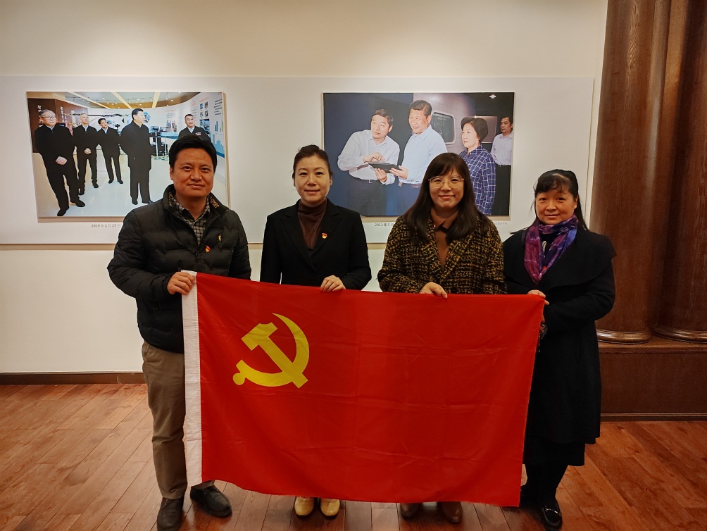 说明: C:\Users\Lenovo\Desktop\qm球盟会师生开展党支部联合主题党日活动\20231117党日活动4.jpg